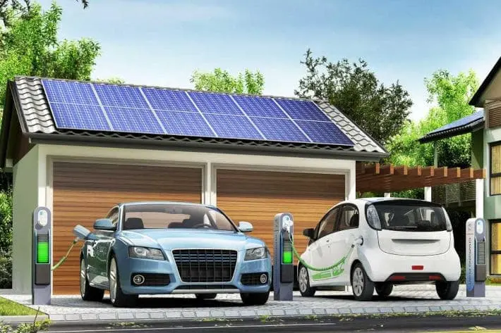 ¿Cómo cargar un coche con paneles solares?